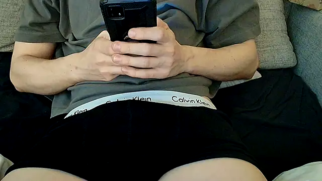 Breezydicksn online show from April 22, 9:19 pm