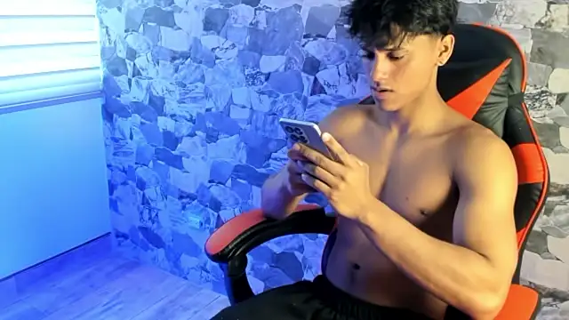 ZYZZ1312 online show from July 17, 5:52 pm