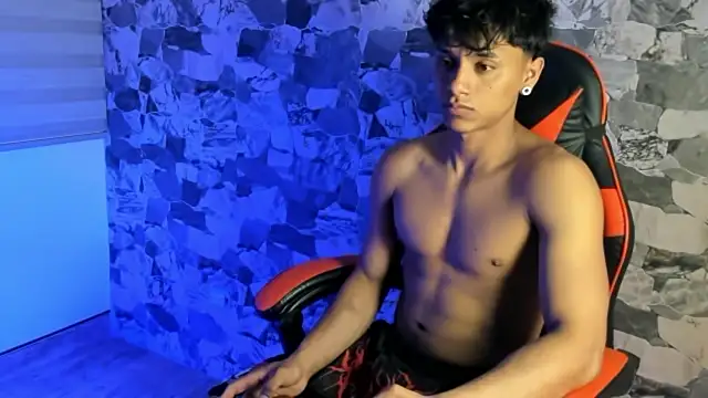 ZYZZ1312 online show from July 16, 4:19 am