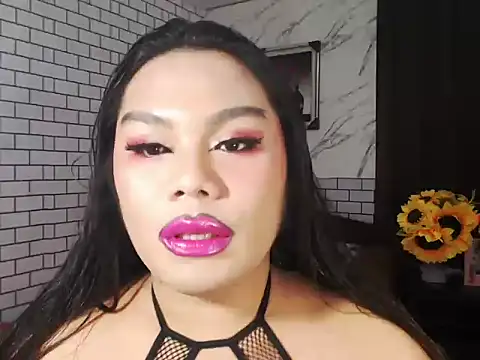 Snapshot of TSbrianaHugeCock chatting on October 16, 10:12 am TSbrianaHugeCock online show from October 16, 10:12 am