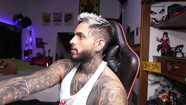 logan hugh8 online show from April 10, 6:20 am