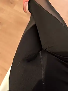 luckylover2024 online show from March 27, 6:20 pm