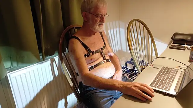 ewaldwillems99 online show from September 22, 1:32 pm