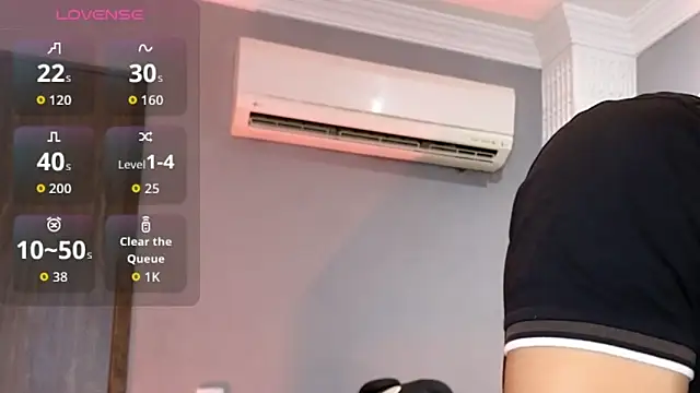 Snapshot of ArturoCardona_ chatting on October 22, 1:04 pm ArturoCardona  online show from October 22, 1:04 pm