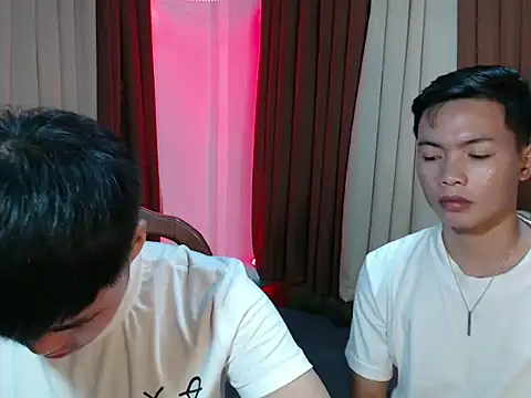 hot emman online show from February 19, 1:57 am