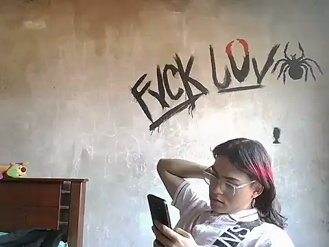 dirty model online show from April 1, 11:45 am