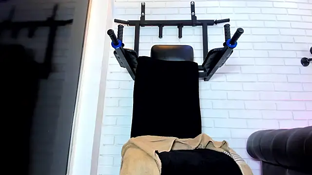 ItaloMoore online show from February 21, 11:33 am