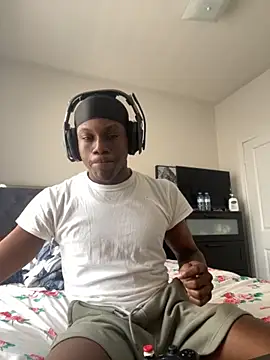 labishyoung25 online show from December 5, 5:20 pm