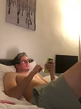 shyandchilling online show from August 1, 9:25 pm