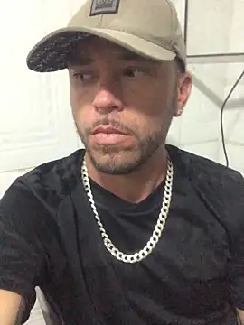 Snapshot of BigJack_biby chatting on October 18, 10:37 pm BigJack biby online show from October 18, 10:37 pm