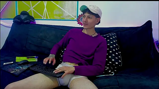 Dioniso guy8 online show from March 27, 8:10 pm