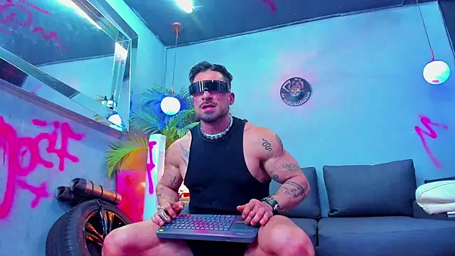 Snapshot of dennis_cox1 chatting on September 13, 3:51 am dennis cox1 online show from September 13, 3:51 am