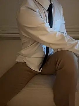 Snapshot of max_x_xine_ chatting on October 23, 3:04 pm max x xine  online show from October 23, 3:04 pm