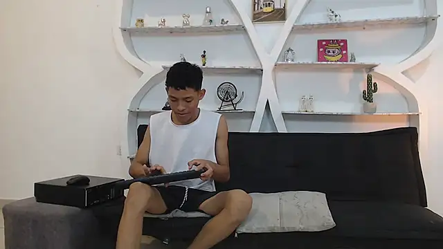 BEAUTY BOYS1 online show from November 26, 7:33 am