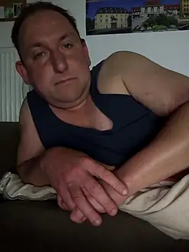 GenuineDedication42 online show from March 25, 5:00 am