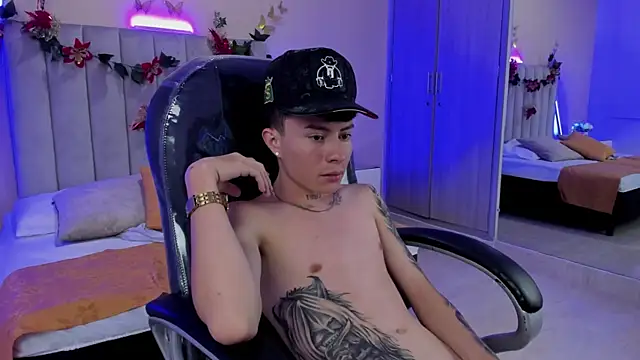 Nascary Fox online show from December 19, 8:28 pm