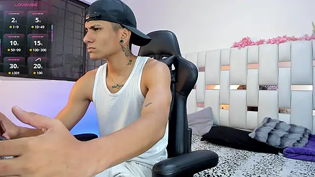 Adan Oriol online show from February 28, 4:22 am