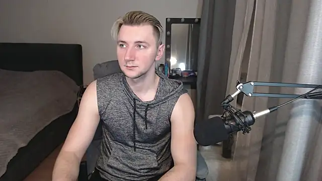 Snapshot of Elvin_Vaenight chatting on September 9, 9:13 pm Elvin Vaenight online show from September 9, 9:13 pm