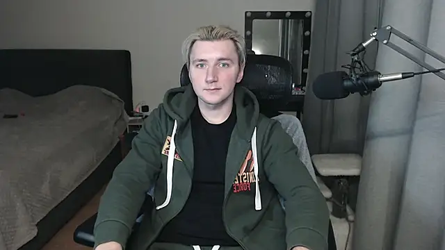 Snapshot of Elvin_Vaenight chatting on October 21, 12:58 am Elvin Vaenight online show from October 21, 12:58 am