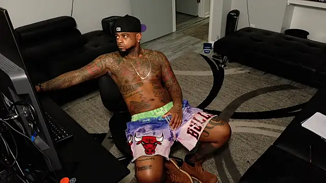 SLANGONDEMHOES online show from March 12, 7:21 pm