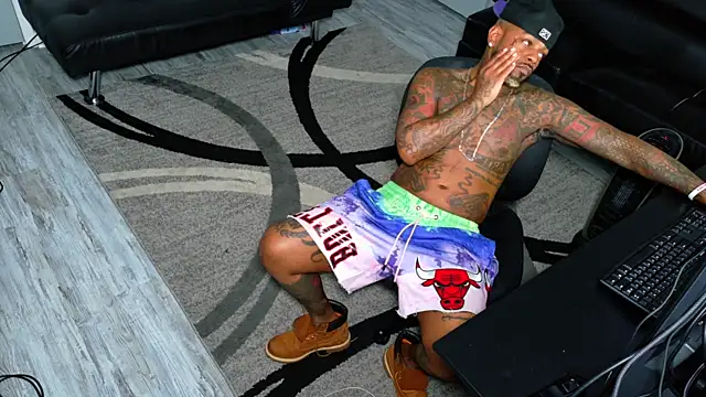 SLANGONDEMHOES online show from December 14, 9:11 pm