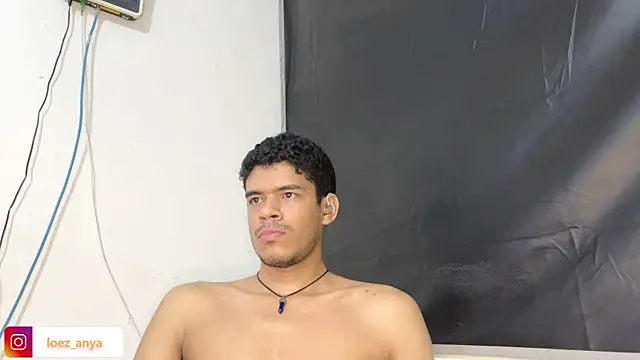 jonhsebastiann online show from July 11, 8:16 am