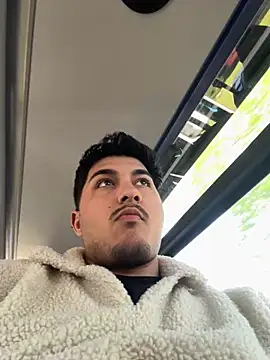 mixedcouplee69 online show from April 28, 4:44 pm