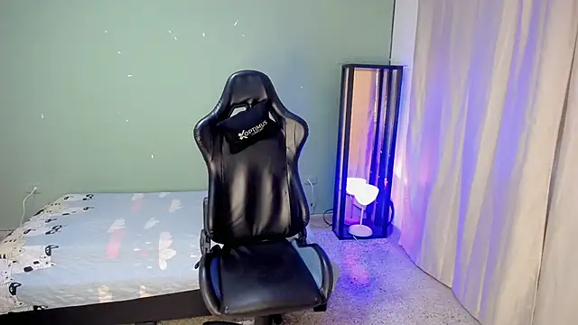 dilan hott  online show from November 7, 8:23 pm