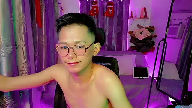 Skinny CumLoader69 online show from November 27, 3:10 am