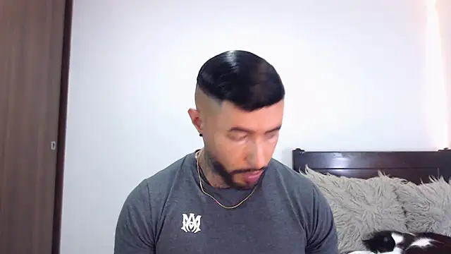 andrea de lucaa online show from February 2, 3:05 am