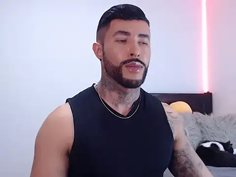 andrea de lucaa online show from November 4, 3:51 am