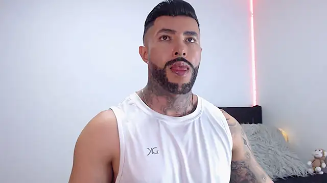 andrea de lucaa online show from October 3, 2:49 am