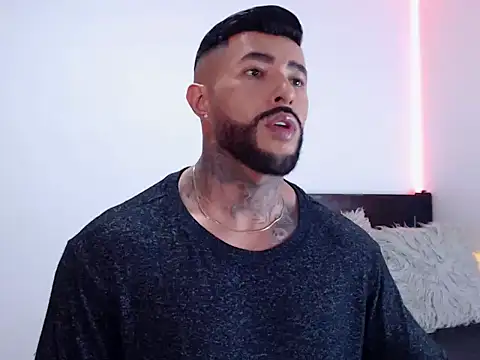 andrea de lucaa online show from October 14, 5:25 am