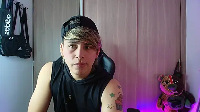 Snapshot of brunothompson3 chatting on September 25, 11:24 pm brunothompson3 online show from September 25, 11:24 pm