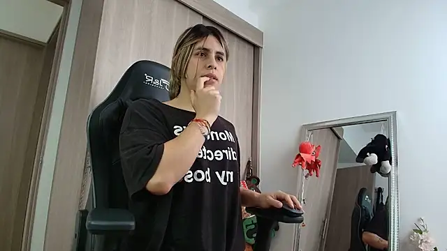 Snapshot of brunothompson3 chatting on September 16, 2:29 pm brunothompson3 online show from September 16, 2:29 pm