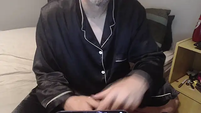 idiotpig66 online show from March 7, 6:22 pm