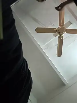 vardh033 online show from November 23, 7:52 am