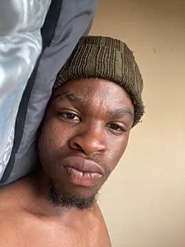 Snapshot of Kgaogelo18 chatting on October 14, 8:54 am Kgaogelo18 online show from October 14, 8:54 am