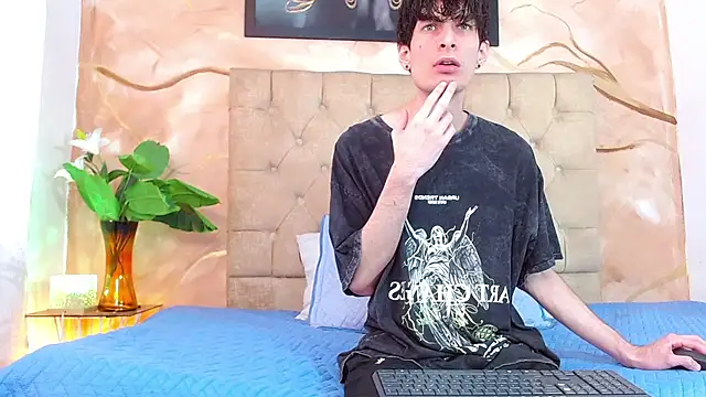 Luke Carter online show from April 4, 1:19 pm