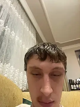 efeeee35 online show from October 24, 4:52 pm