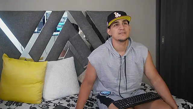 massimo vidal  online show from September 23, 12:26 pm