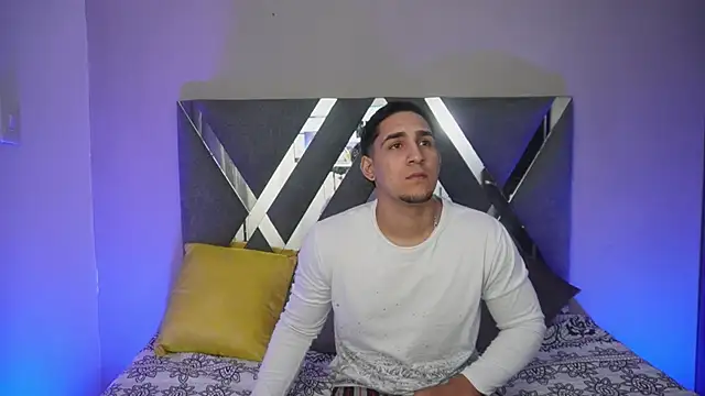 massimo vidal  online show from October 3, 3:55 am