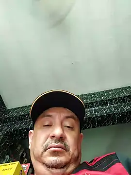 Snapshot of andrerj22 chatting on October 29, 4:32 pm andrerj22 online show from October 29, 4:32 pm