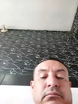 Snapshot of andrerj22 chatting on October 22, 6:10 pm andrerj22 online show from October 22, 6:10 pm