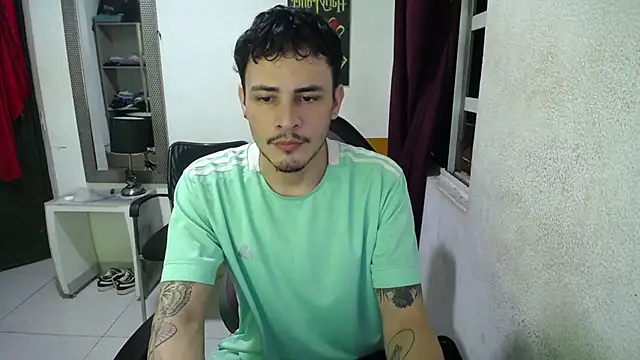 g0lden boss online show from December 21, 11:35 pm