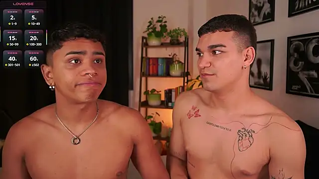 Snapshot of EROS_AND_ALAN chatting on September 25, 1:48 am EROS AND ALAN online show from September 25, 1:48 am