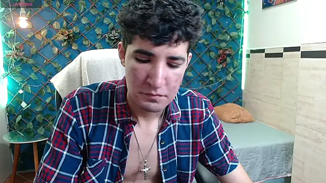 Snapshot of whitebull2606 chatting on October 22, 12:42 pm whitebull2606 online show from October 22, 12:42 pm