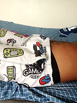 tuneglito online show from April 5, 9:22 pm