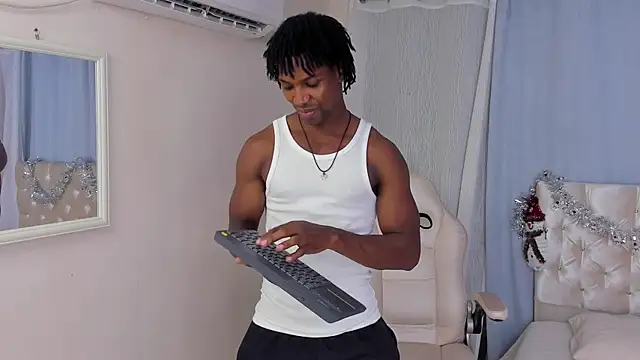 tau montes online show from November 19, 4:23 am