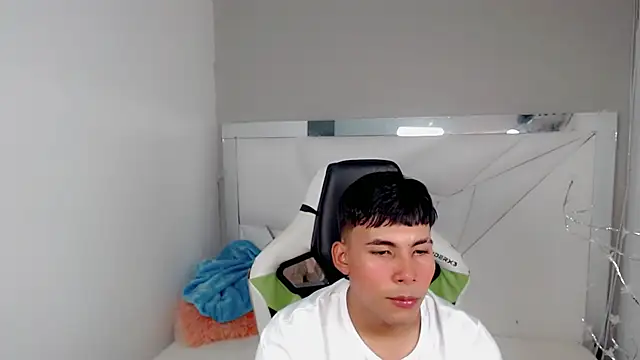 Snapshot of Austin_col_ chatting on September 22, 7:57 pm Austin col  online show from September 22, 7:57 pm